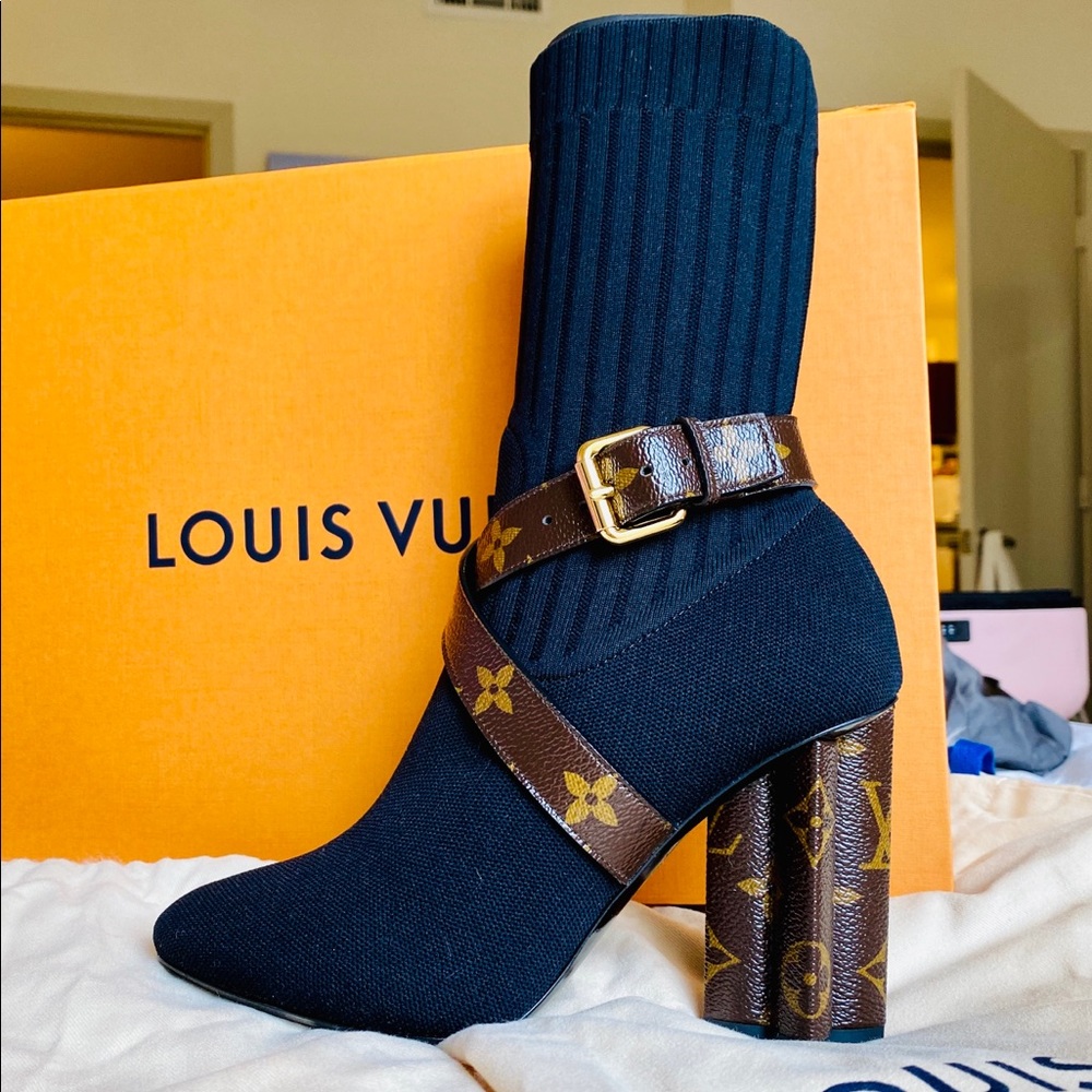 NIB Louis Vuitton Silhouette Ankle Boots